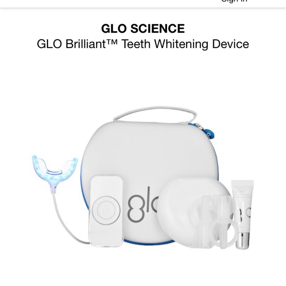 Glo Science Teeth whitening kit.